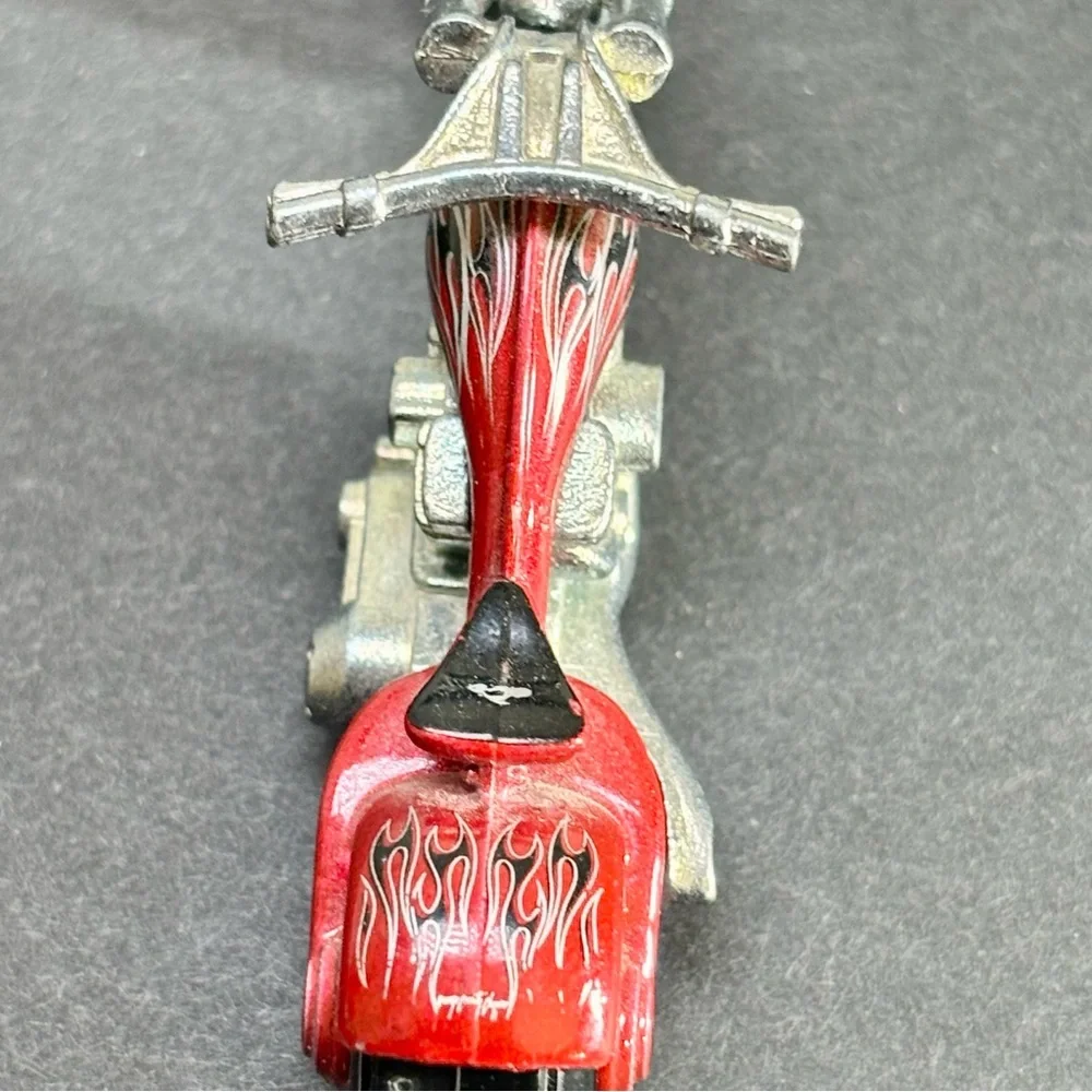 Hot Wheels 2009 OCC Splitback Motorcycle RED Model‎ #9 Snowflake Card 1:64 Scale
